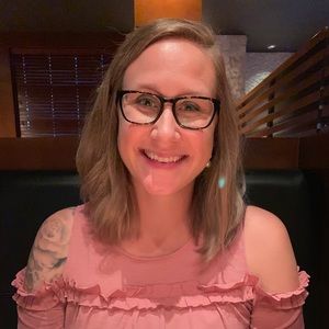 Meet your Posher, Corinne